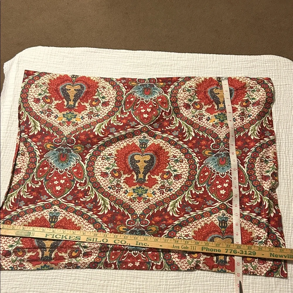 Set Of 2 Pottery Barn Darcy Red Paisley Standard Pillow Shams Cases 26